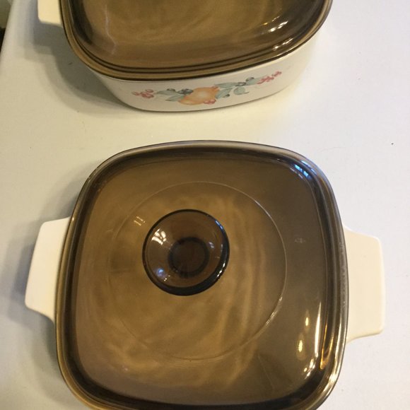 Vintage Set of two Corningware covered casserole dishes - Picture 9 of 10